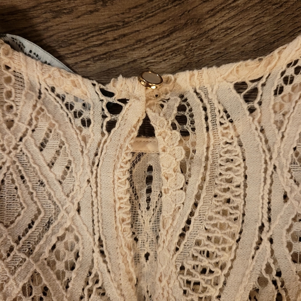 Zara Ruffled Lace Top - Picture 6 of 6
